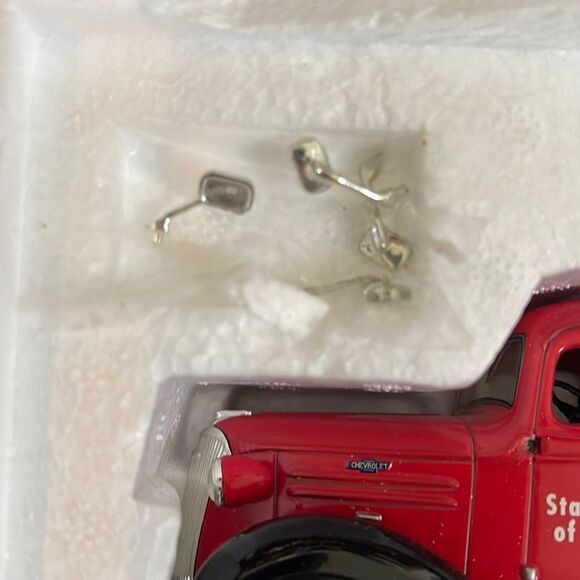 First Gear Diecast 1937 Chevrolet Oil Tanker Limited Edition 8.5” long - Picture 7 of 10